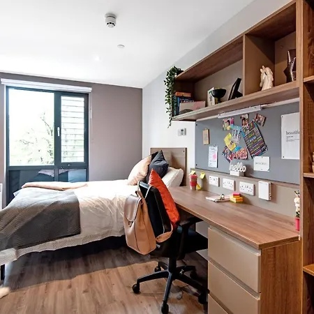 Modern Ensuites With Shared Kitchen At Trinity View In Coventry Exterior photo